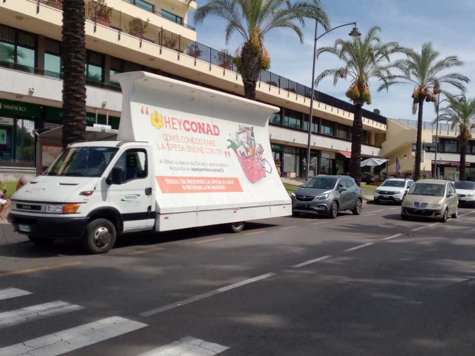 Pubblistreet - Sito Web - I Nostri Clienti - Camion Vela Pubblicitario - Pubblicità Dinamica - Poster Bus - Vela Bus - Pubblicità itinerante - Cagliari Sardegna